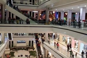 سقف یکی از پاساژهای معروف تهران ریزش کرد!