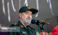محسن رضایی با لباس نظامی به شبکه خبر آمد
