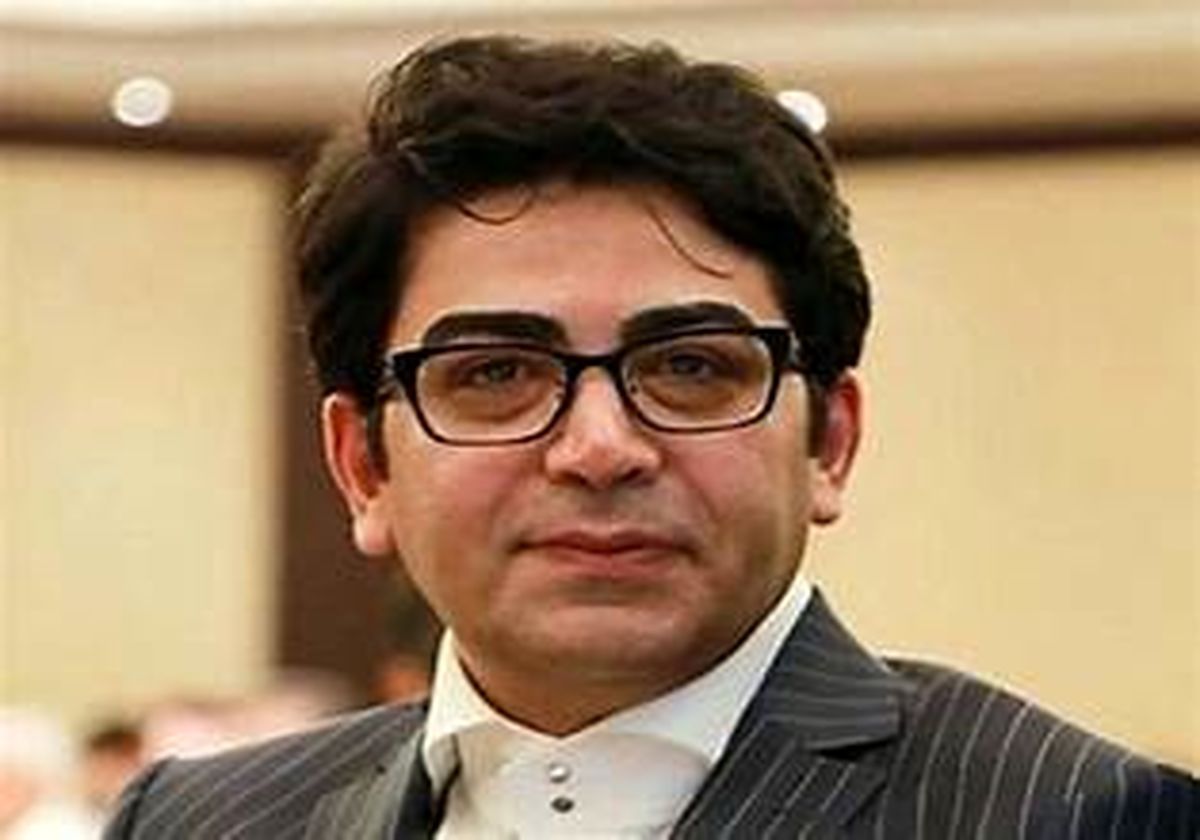 فرزاد حسنی: سایه من را در صداوسیما با تیر می‌زدند!