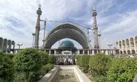 حرکت خطرناک چند جوان در نماز جمعه تهران