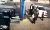 لحظه انفجار هولناک پژو پارس هنگام سوختگیری