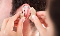 مقایسه سمعک دیجیتال و سمعک آنالوگ؛ کدام گزینه برای شما مناسب‌تر است؟
