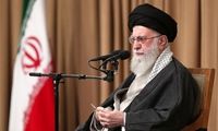 پیراهن رهبر انقلاب در سخنرانی دیروز توجه‌برانگیز شد