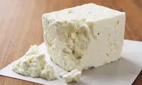 خوردن پنیر با این ۱۶ ماده غذایی ممنوع!