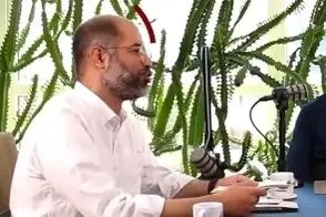 حمله کارشناس صداوسیما به پزشکیان؛ حرف زدن و راه رفتن بلد نیستی