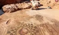 کشف تصویر دو هزار سالۀ زنی که موهایش «مار» بودند!