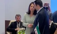 وزیر خارجه الجولانی بالاخره با یک مقام زن دست داد