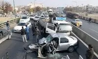 اقدام جنون‌آمیز راننده تیبا در لاین سرعت بزرگراه!