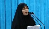عکسی از دختر سردار سلیمانی در حال سینه‌زنی