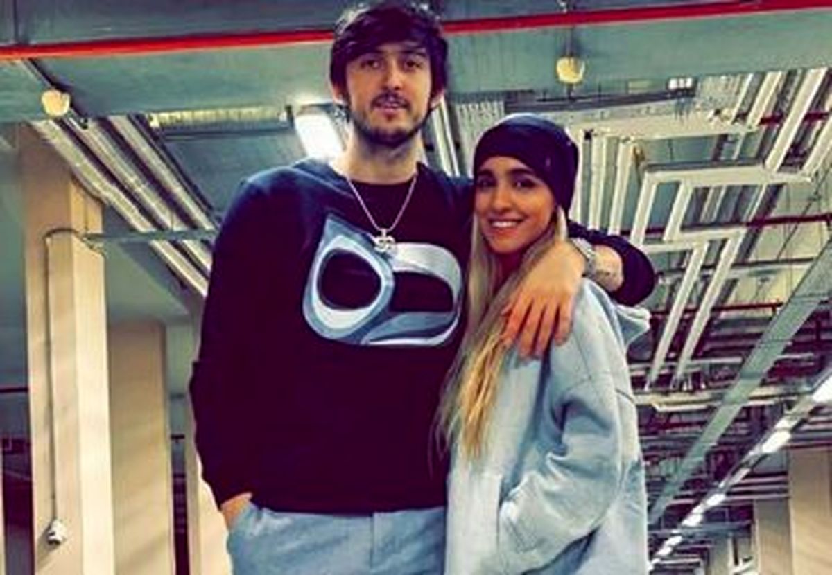 دبی میزبان سردار آزمون و همسرش در تئاتر علی اوجی