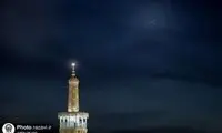 تصویری زیبا از هلال ماه شوال در حرم رضوی