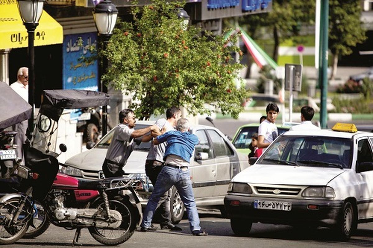 ملتی که زخم فقر و بیعدالتی دارد، مهربان نمیماند