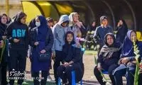 گریه‌های بی‌امان سرمربی خاتون بم در مراسم تشییع ملیکا