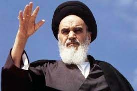 ذوق جالبِ جوان ایرانی از دیدن بدلِ امام خمینی در خیابان