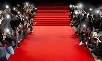 تیپ خواننده زن سرشناس روی فرش قرمز معروف 