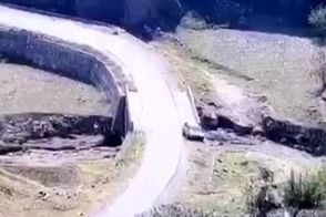 ارتش پاکستان خودروی انتحاری افغان‌ها را منهدم کرد