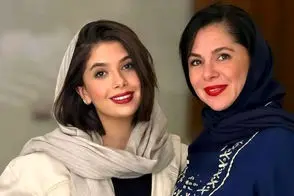 تصویر گردش مادر دختریِ نفس بازغی و مستانه مهاجر 