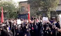 شعار جنجالی در خیابان علیه همسران بی‌حجاب‌ها!