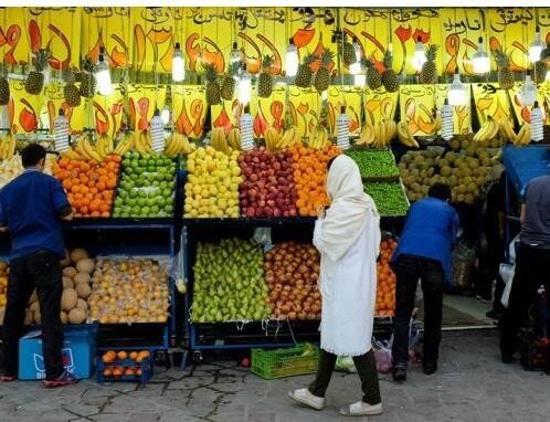 عکسی از یک میوه‌فروشی در تهران که بحث‌برانگیز شد