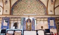 یک خانه تاریخی زیبا که در عین شگفتی هنوز سالم است