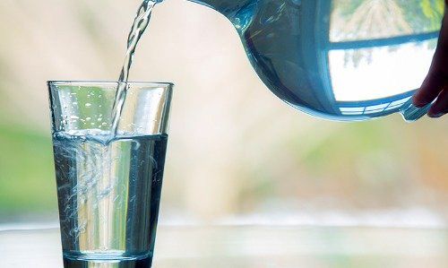 ضرورت نوشیدن آب کم شیرین در فصل گرما