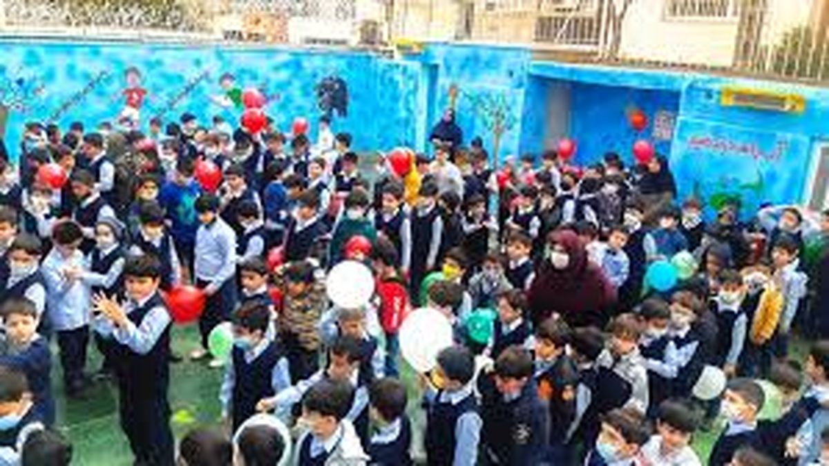 حال و هوای متفاوت جشن روز دانش‌آموز در یکی از مدارس کرج!