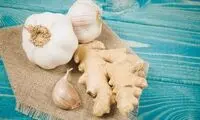 ۷ خاصیت باورنکردنی ترکیب سیر و زنجبیل