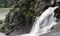 فوران چشمه آب از دل کوه‌های اورامان