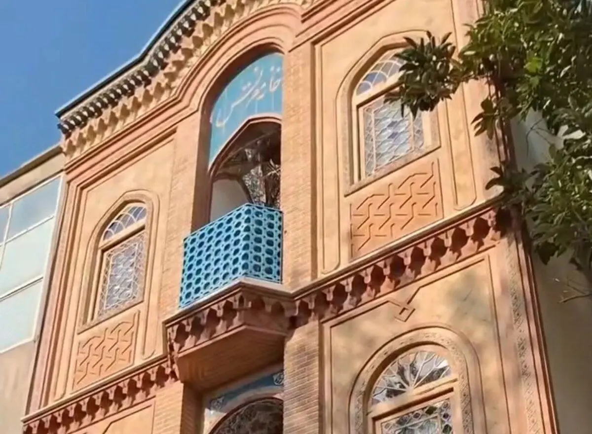 زیباترین خانه ۳۵ متری در تهران که انگار تکه‌ای از کاخ گلستان است!