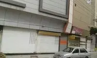 نوشته جالب مغازه‌دار بامرام اهوازی روی شیشه مغازه 