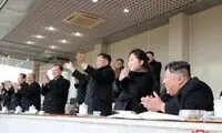 چهره خندان رهبر کره شمالی و دخترش در یک برنامه