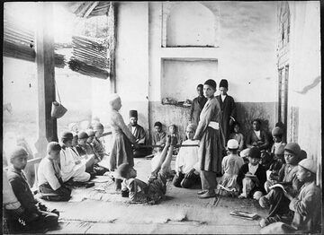 عکس های مجازات زنان در ملاء عام در عصر قاجار