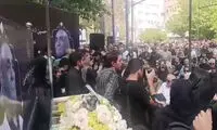 تصاویری از خانواده زنده‌یاد ایرج در مراسم تشییع