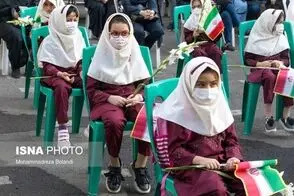 این عکس بامزه از جشن امروز کلاس اولی‌ها وایرال شد