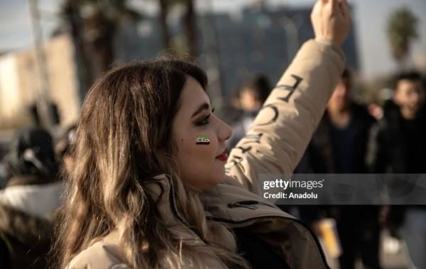 همشهری: برخی آب دهانشان برای جولانی راه افتاده!