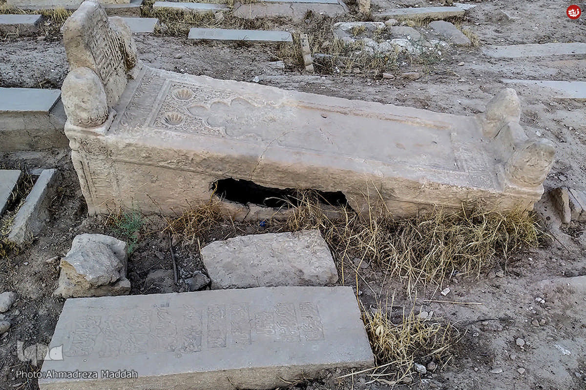 کشف سنگ قبر 900 ساله یک شاعر در تهران