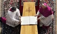 یک زیبای بی‌همتای ایرانی، نقش اصلی مراسم خاکسپاری پاپ
