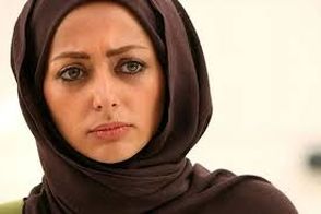 نفیسه روشن با تیپ سرخ‌پوستی در انظار عمومی ظاهر شد