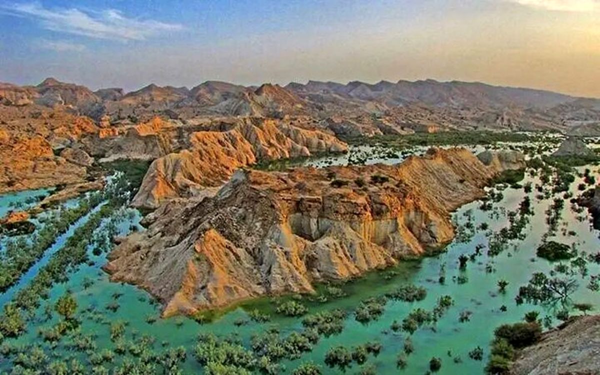 این سد پس از بارش‌ها ترک برداشت