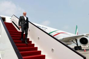 عراقچی در قطر به استقبال پزشکیان رفت