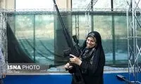 تصاویر روس‌ها از صف زنان ایرانی برای دریافت سلاح