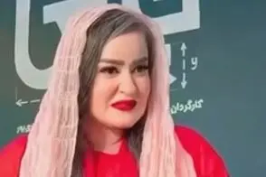 ترس نعیمه نظام‌دوست از بغل کردن دختری با استایل پسرانه 