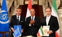 لبخند عراقچی به چهره درهم گروسی