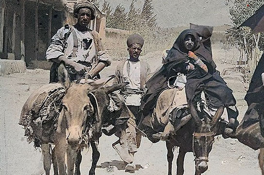 سفر به عصر قاجار؛ از الاغ‌های کرایه‌ای تا قدیمی‌ترین عکس لاله‌زار 
