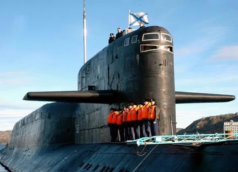 چرا زیردریایی های روسیه پنجره دارند اما زیردریایی های آمریکایی نه؟
