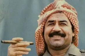 تصویر «صدام» در حال نماز خواندن در حرم امام هادی