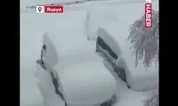 دفن خودروها زیر برف سنگین در روسیه