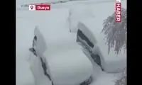 دفن خودروها زیر برف سنگین در روسیه