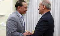 سلامِ کاملا متفاوتِ مقامات ایرانی به عاصم منیر