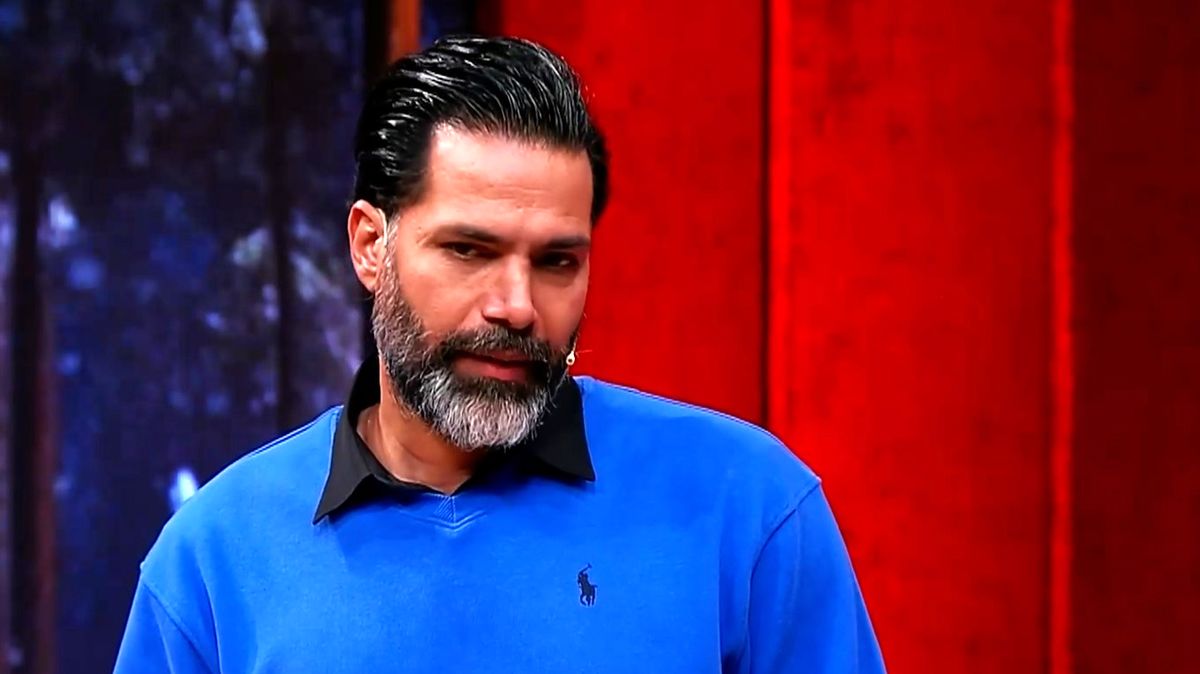 حمایت جانانه امیرحسین صادقی از کریم باقری روی آنتن زنده